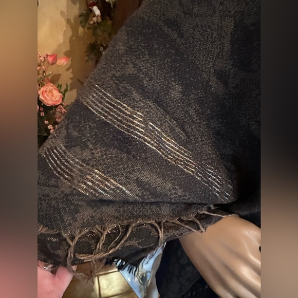 Roberto Cavalli Wool and Coyote Shawl - Picture 13 of 15